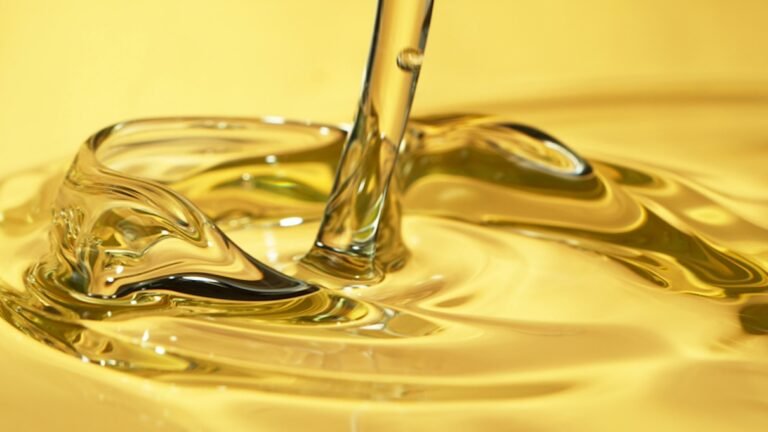 The Scoop on Seed Oils: What They Are and Should You Be Avoiding Them?