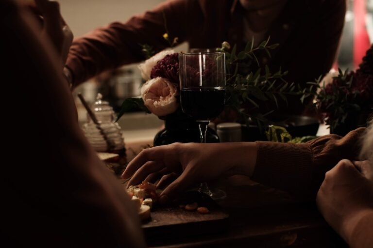 5 Smart Strategies to Enjoy Thanksgiving Foods (Without the Bloat or Crash)